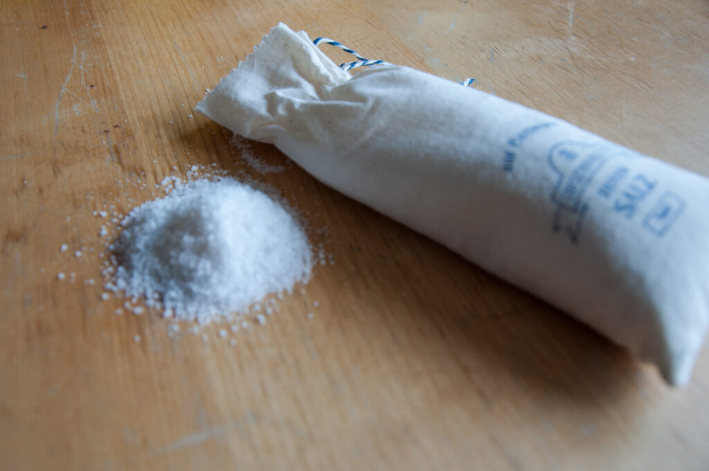Domowe sposoby: jak zrobić masę solną?