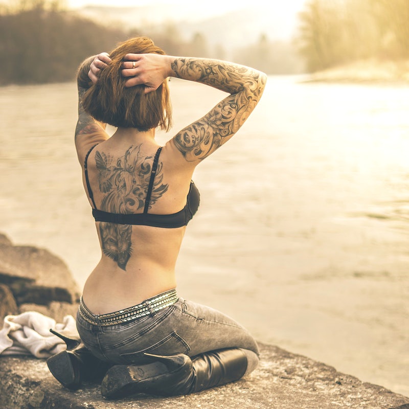 Tatuaż na obojczyku – modne inspiracje