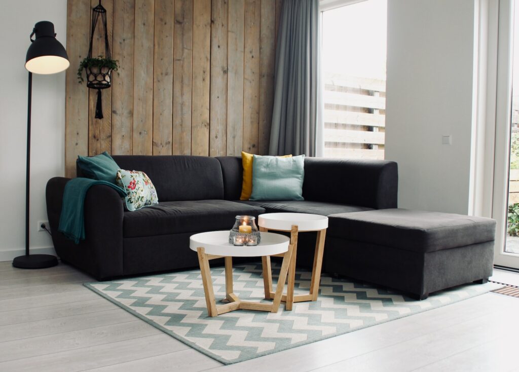 Ekskluzywne kanapy do salonu – połączenie stylu i komfortu