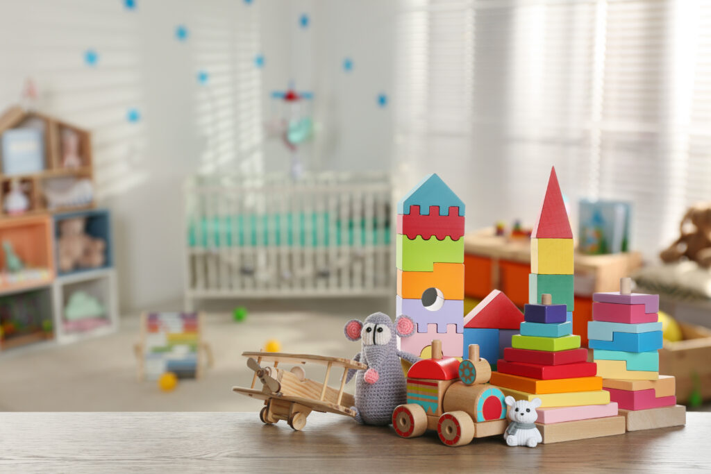 Drewniane zabawki dla dzieci – dlaczego warto je kupować?